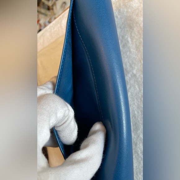 Furla Authentic Vintage Beautiful Blue Leather Wallet with Gold Hardware - Picture 5 of 16